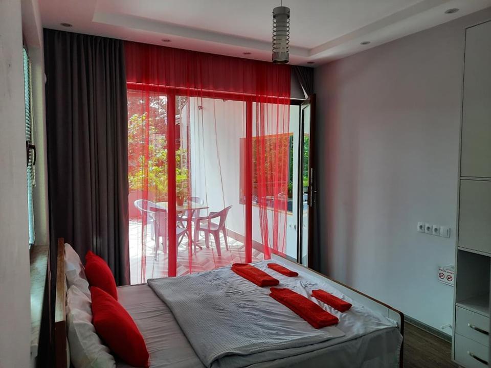 A Rioni Hotell Kutaisi Eksteriør bilde
